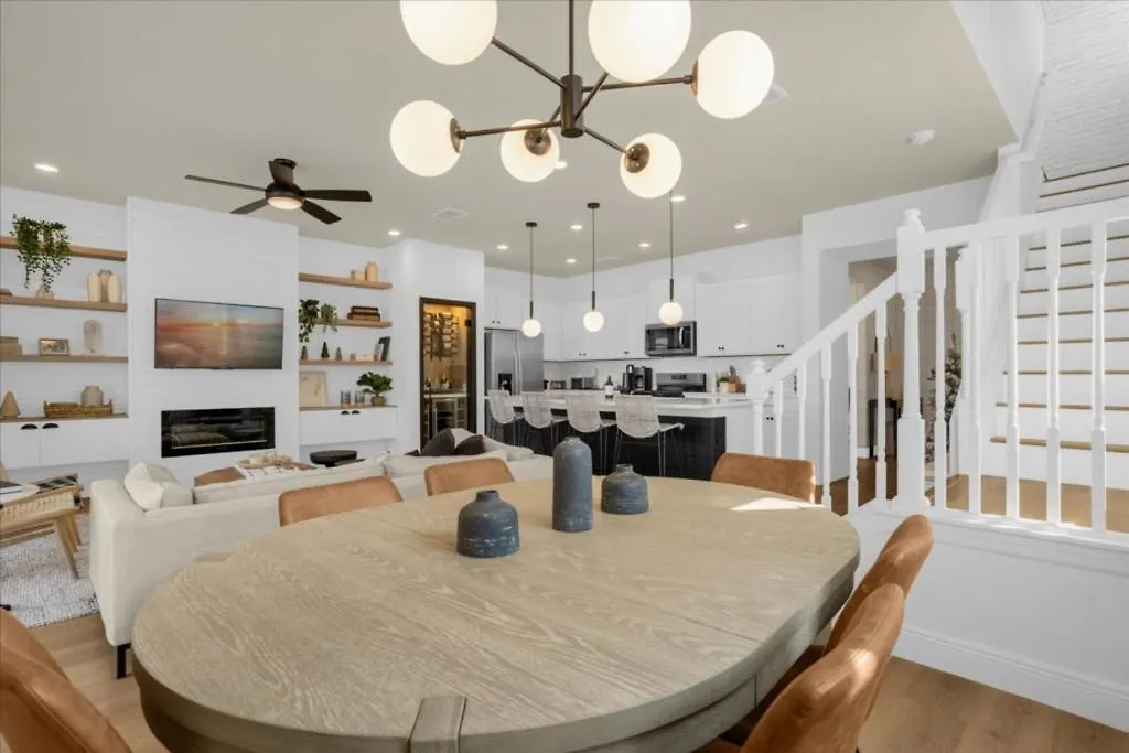 5 Bedroom- 4,5 Bathroom Solterra 7565 Os Davenport 0*,
