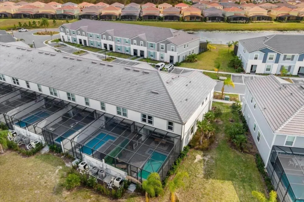 5 Bedroom- 4,5 Bathroom Solterra 7565 Os Davenport